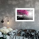 Plakat z motywem różowego drzewa