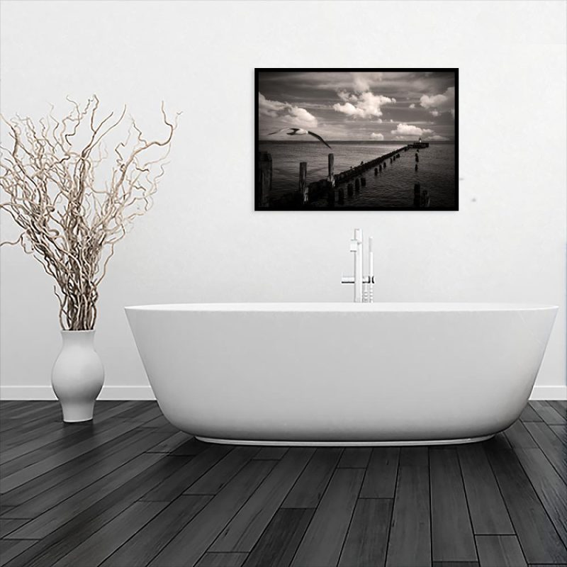 plakat szare morze i falochron nad wannę plakat szare morze i falochron do łazienki