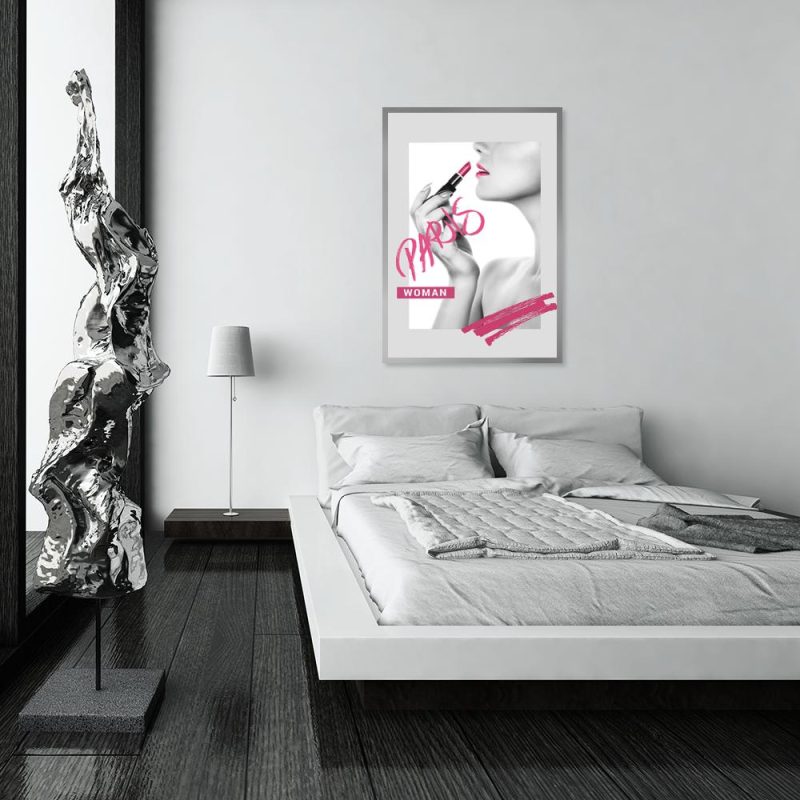 plakat napis i kobieta szary plakat różowa szminka