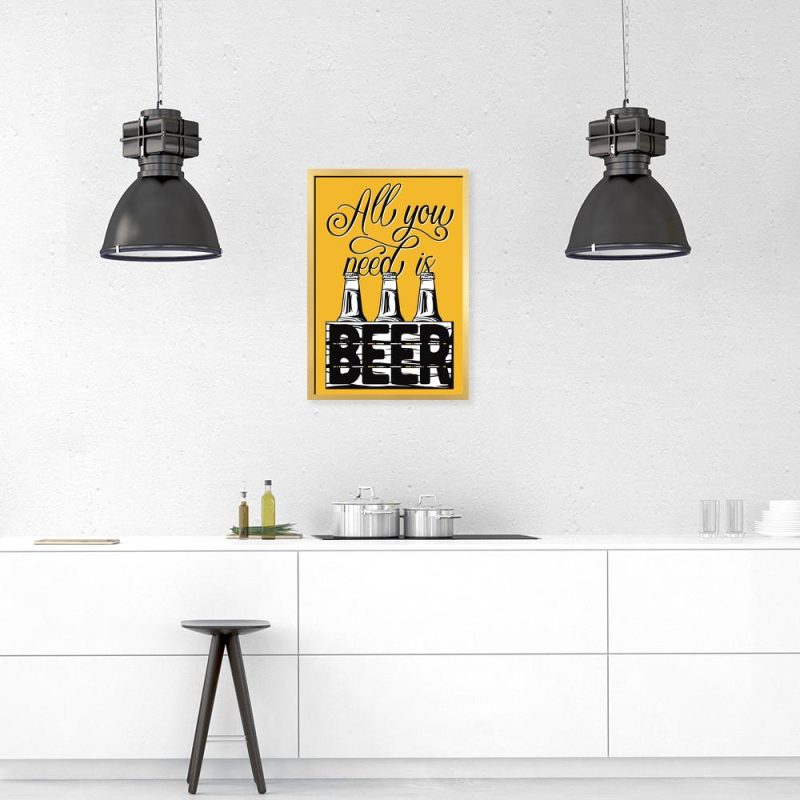 żółty plakat z motywem piwa