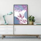 plakat z fioletowo-różowymi roślinkami do salonu