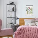 Barwny plakat botaniczny z kwiatami ogrodowymi do sypialni