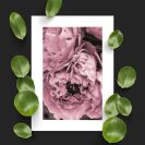 Plakat z fioletowymi kwiatami do biura